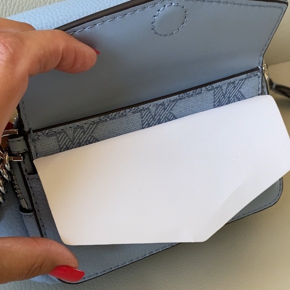 Michael Kors Maisie Large 2 in 1 Sling Pack Crossbody Bag Pale Blue - Picture 4 of 10